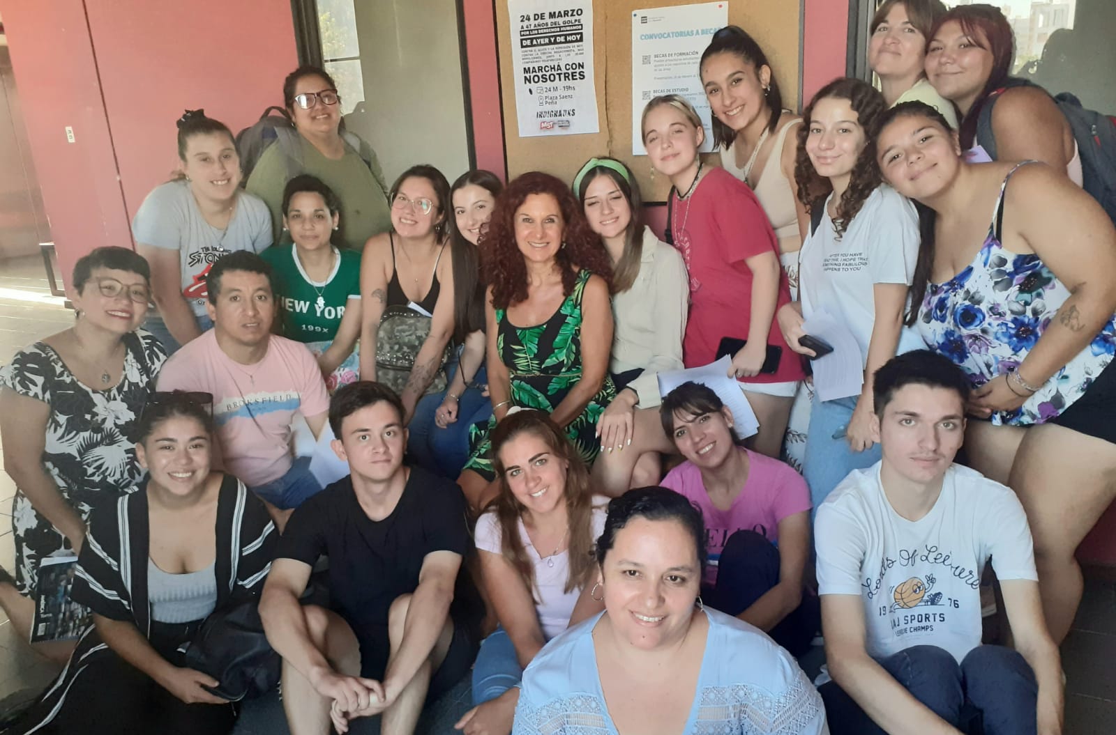 Estudiantes de distintas cohortes de Problemática Educativa compartieron sus experiencias en una clase