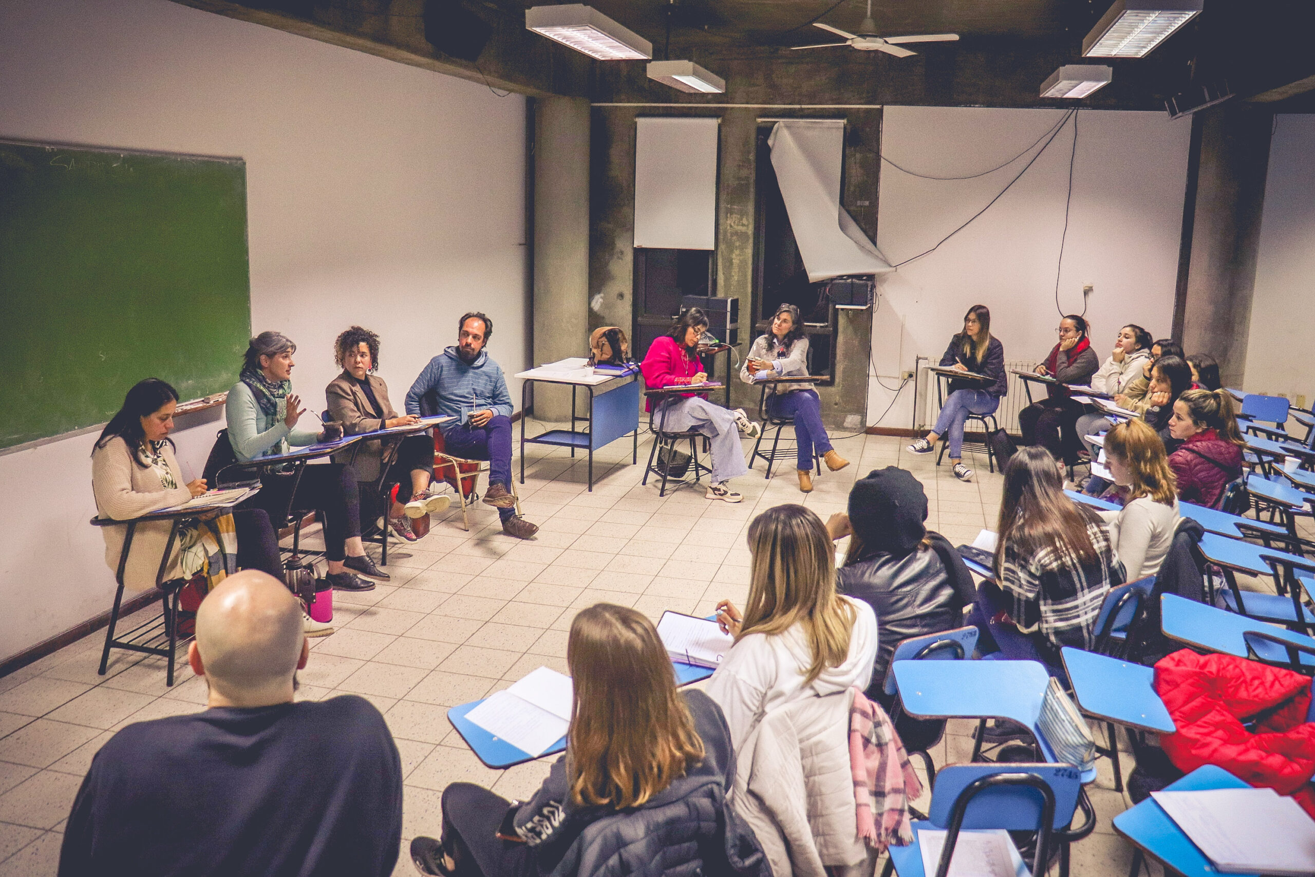Se realizó un encuentro entre asesores y asesoras pedagógicas en la FCEDU