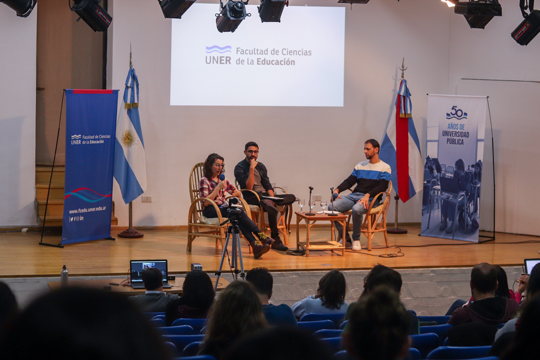 Especialistas expusieron sobre el desarrollo de la IA en educación y comunicación
