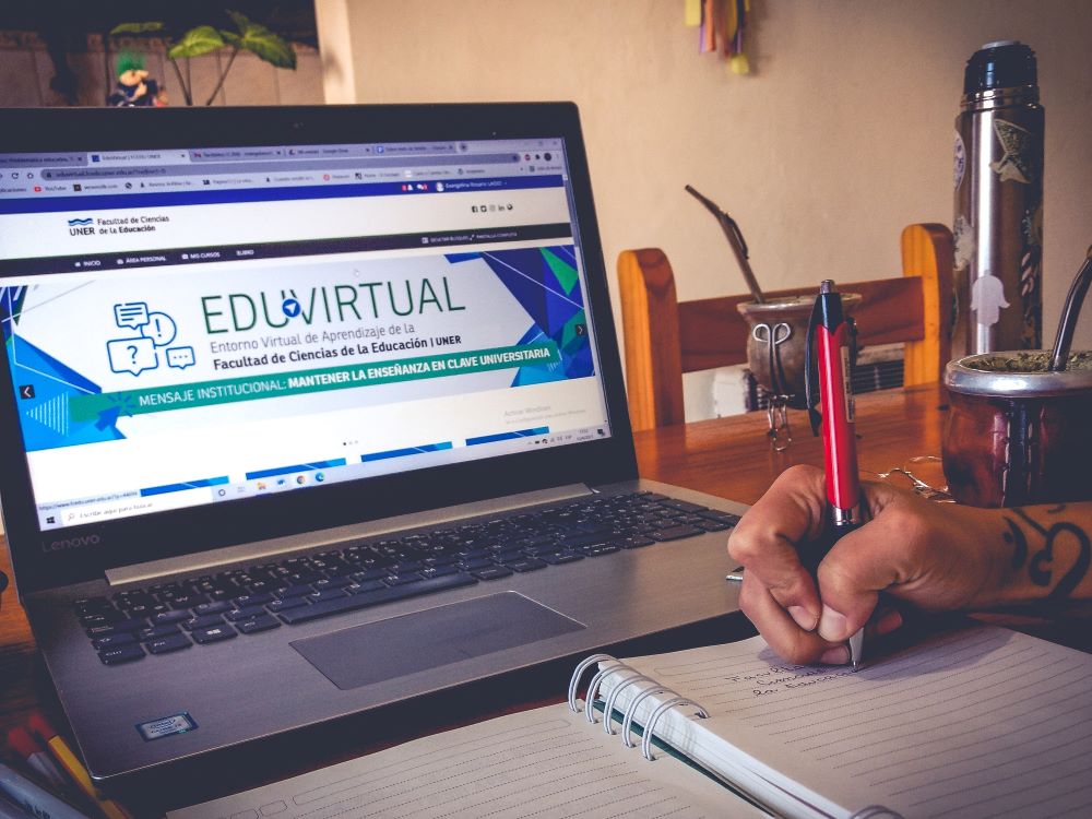 Análisis y evaluación de las prácticas pedagógicas y de gestión mediadas por tecnologías en la Facultad de Ciencias de la Educación de la UNER: El programa EduVirtual