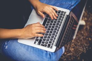 Invitan a estudiantes a participar de una encuesta sobre accesibilidad e inclusión