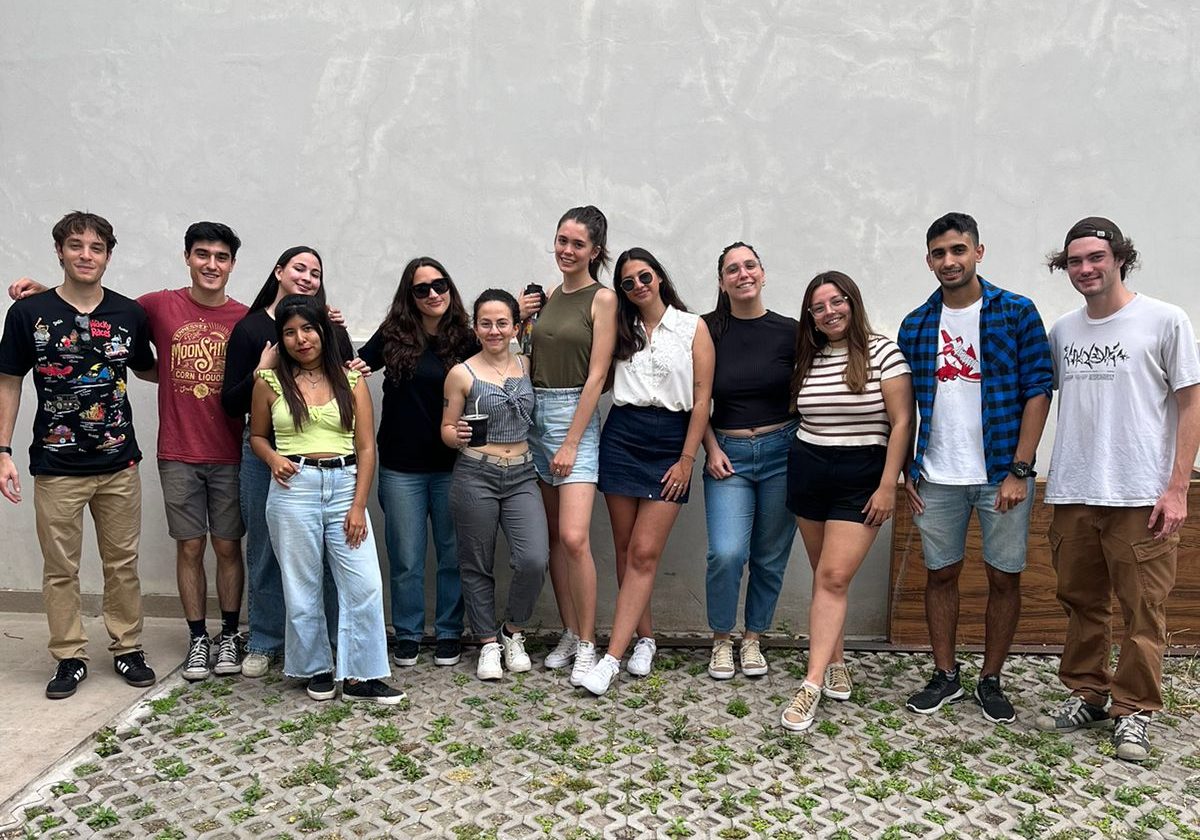 Estudiantes de la FCEDU produjeron crónicas radiofónicas durante las elecciones generales