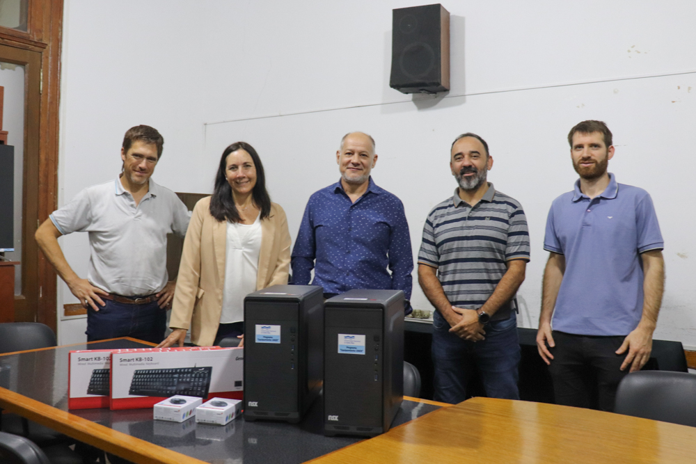 La FCEDU recibió nuevo equipamiento informático