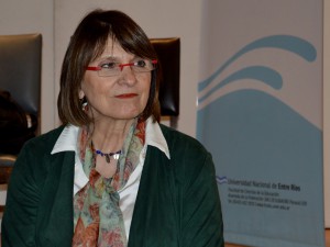 Adela García disertó sobre prácticas colaborativas y dialógicas en la FCEDU