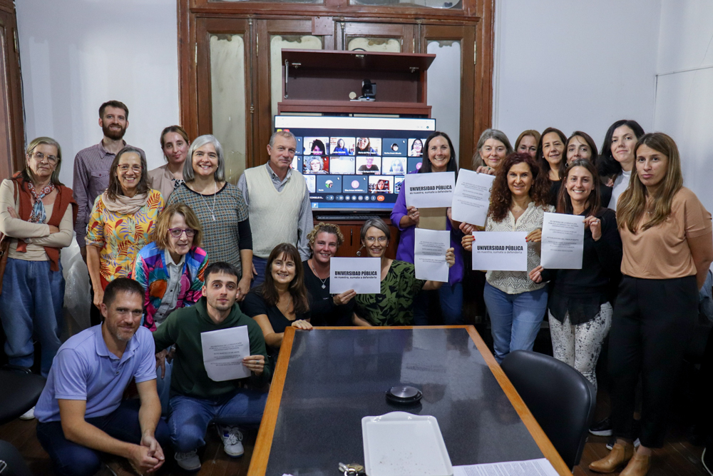 En la sesión de abril del CD, la FCEDU reafirmó su compromiso con la defensa de la universidad pública