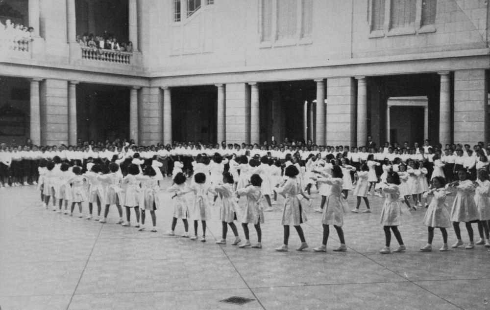 Nuevo episodio: el podcast Caminemos por Paraná explora la historia de la Escuela Normal