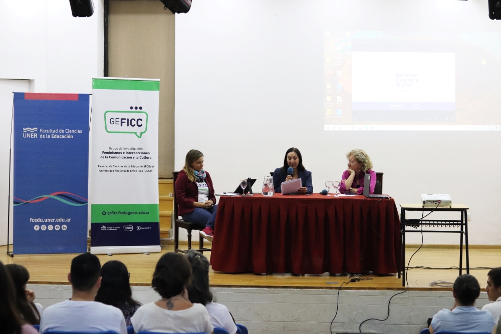 Se desarrollaron las III Jornadas de Género y Cultura Digital en la FCEDU