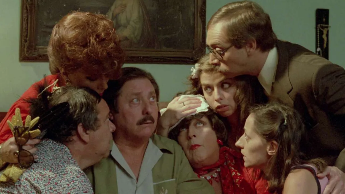 Esperando la Carroza en el Cineclub: un clásico del humor argentino