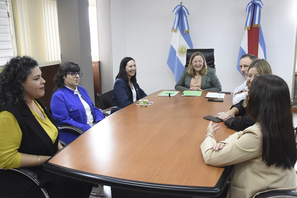 La FCEDU firmó un convenio de cooperación con el Ministerio de Desarrollo Humano