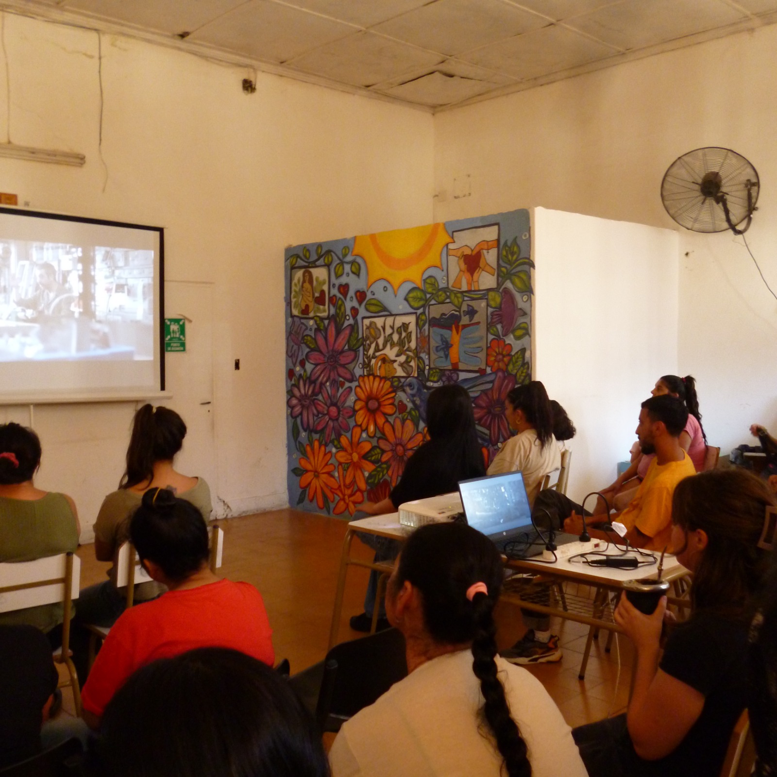 La Unidad Penal Femenina Nº 6 Concepción Arenal vivió una tarde de cine y debate