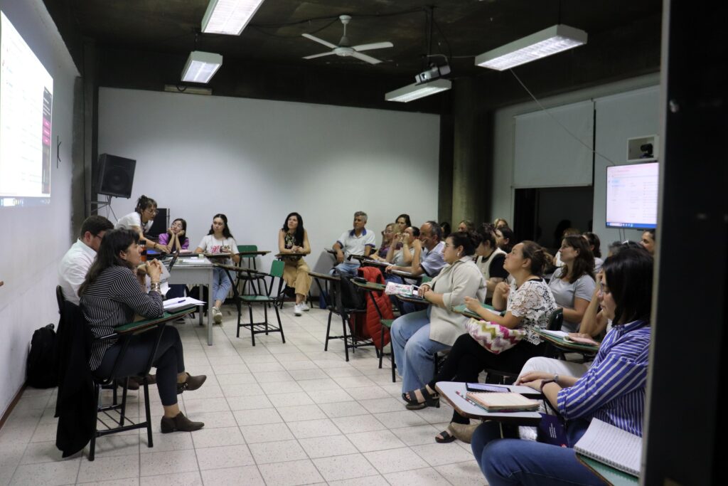 Encuentro abordó la educación de Jóvenes y Adultos desde una mirada histórica y regional