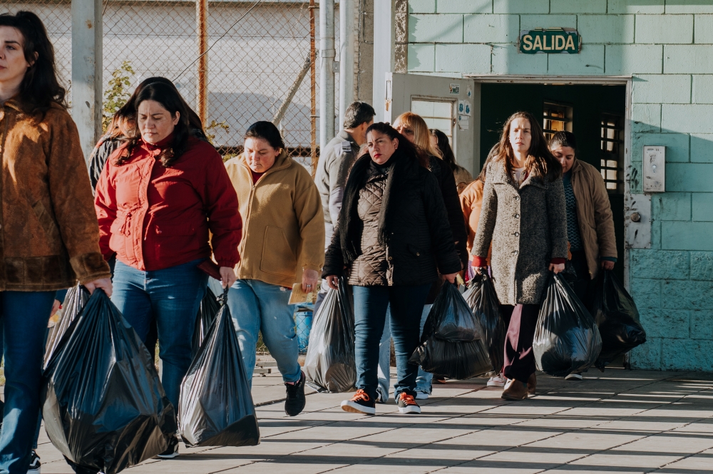 Proyección de “La Mujer de la fila” y conversatorio con integrantes de la ACiFaD en la FCEDU