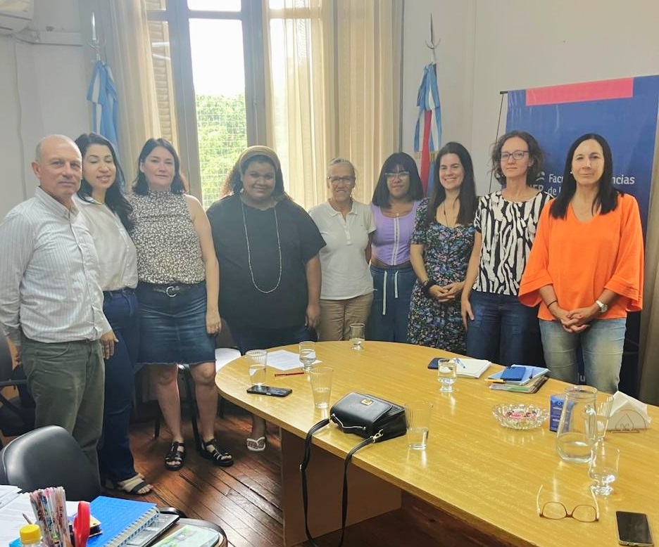 Estudiantes y docentes de Brasil, Chile y España realizan intercambios en la FCEDU