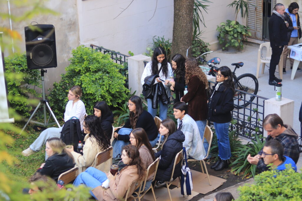 De muestra en la FCEDU reunió producciones académicas desarrolladas durante el primer cuatrimestre