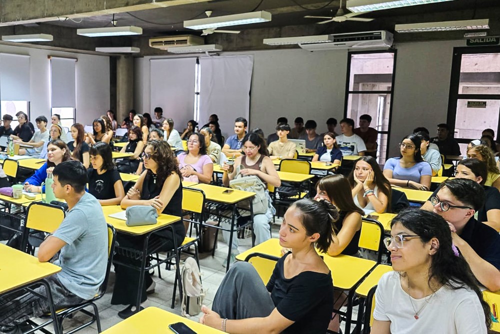 Reunión informativa para estudiantes de segundo año de Comunicación Social