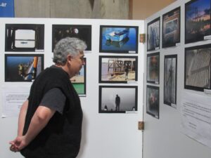 Se inaugura una muestra fotográfica de alumnos del DMyTE