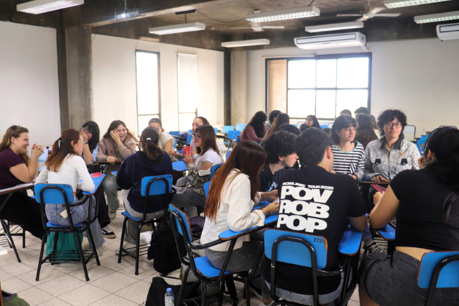 Cultura del montón: una experiencia de mediación cultural llegó al Seminario Créditos Libres de la FCEDU
